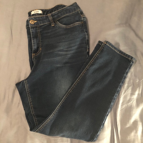 Catherines Denim - Catherine’s dark wash jeggings